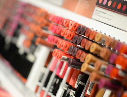 De nieuwste make-up bij jou thuisbezorgd.