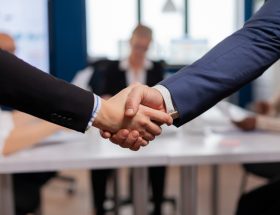 Als vrouw jouw eigen zaak? Digitaliseer je loonadministratie voor meer efficiëntie